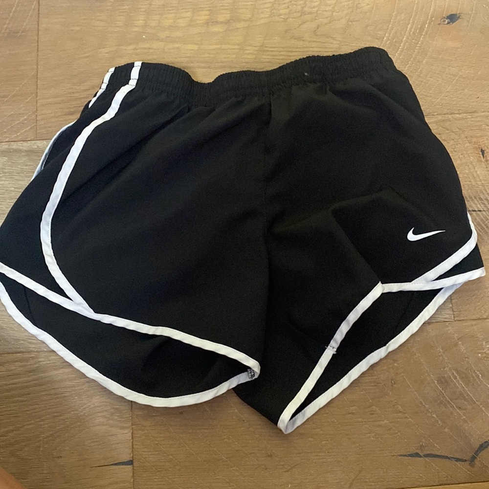 nike running shorts size M